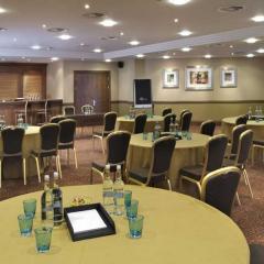 The Club Room - DoubleTree by Hilton Glasgow Westerwood Spa & Golf Resort