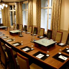 9 x Elegant Meeting Room - One Moorgate Place
