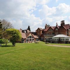The Meadows at Pendley - Pendley Manor Hotel