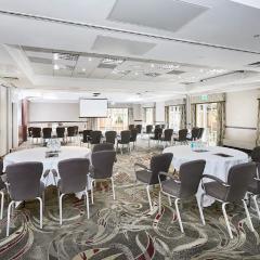 Sunningdale Suite - Doubletree by Hilton St Anne's Manor